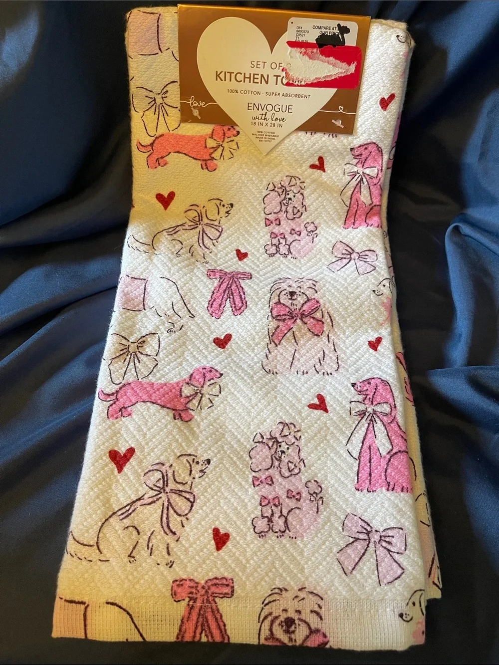 Envogue Set of 2 White Kitchen Towels with Pink and Red Dog & Bow Print